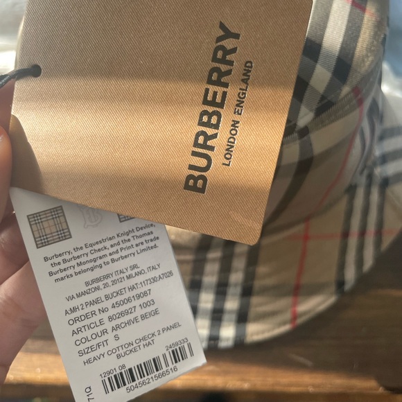 Burberry Heavy Check Panel 2 Bucket Hat - Picture 5 of 6